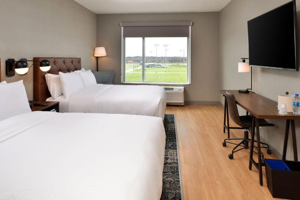 Double Queen Room interior